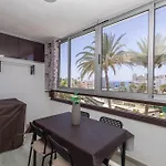 Koka Flat Playa Ingles-pool & Views