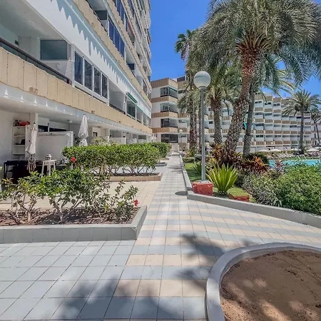 Koka Flat Playa Ingles-pool & Views