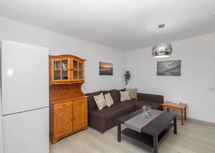 Koka Flat Playa Ingles-pool & Views